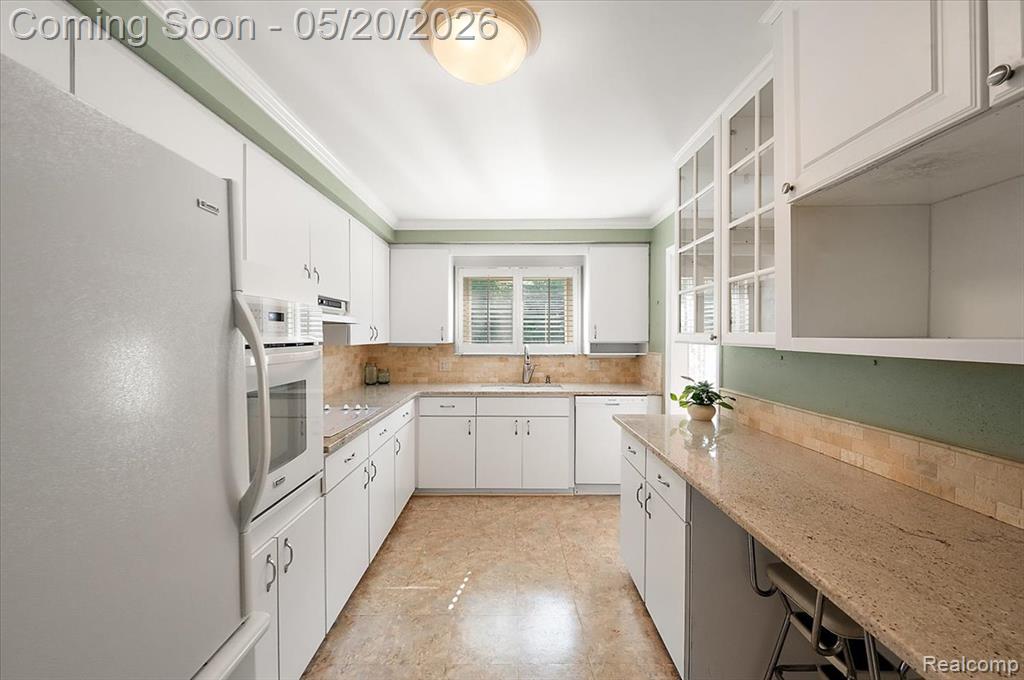 28416 Westerleigh Road, Farmington, MI 48334 — Photo 12