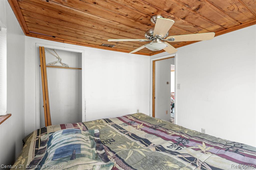 5094 Coshocton Drive, Waterford, MI, 48327