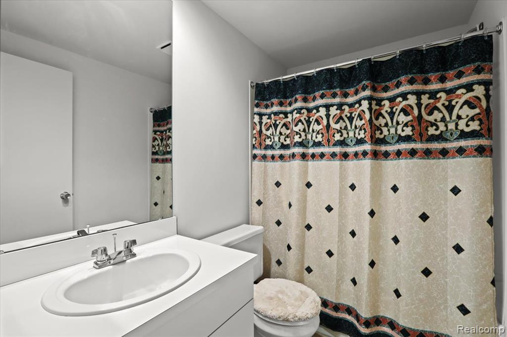 24066 Bingham Pointe Drive, 11, Bingham Farms, MI 48025 — Photo 26