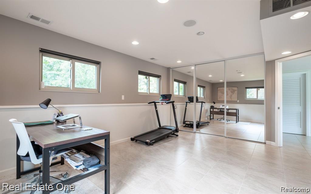 2728 DEVONSHIRE, Leonard, MI 48367 — Photo 25