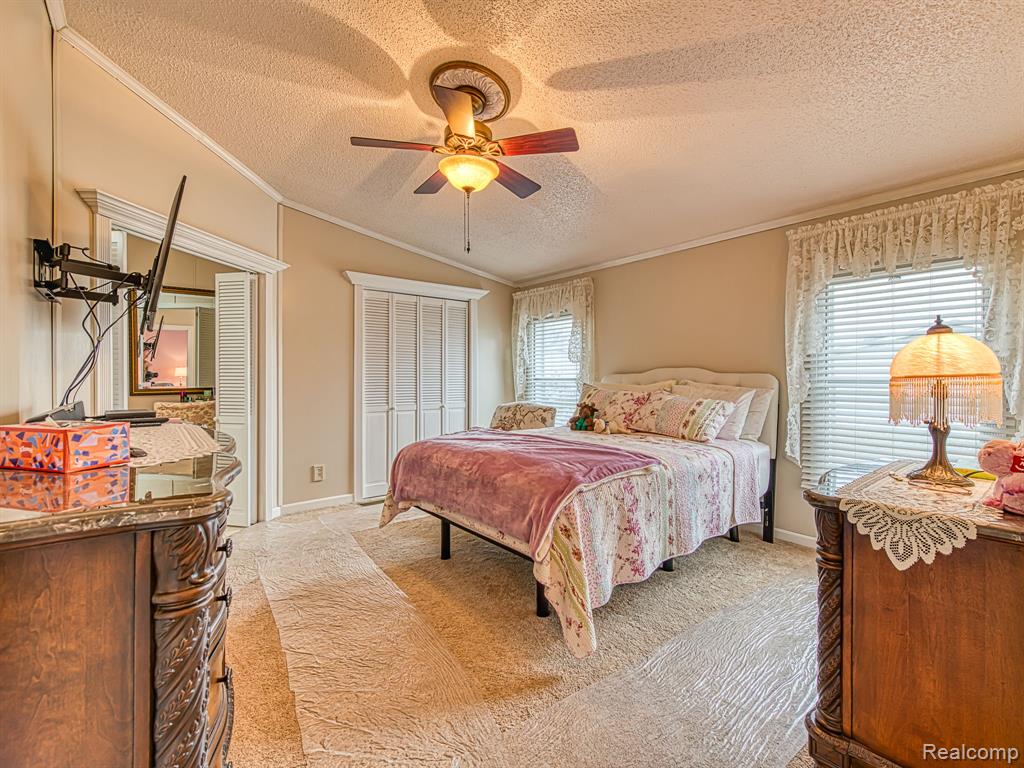 29403 Wedgewood, Flat Rock, MI 48134 — Photo 11