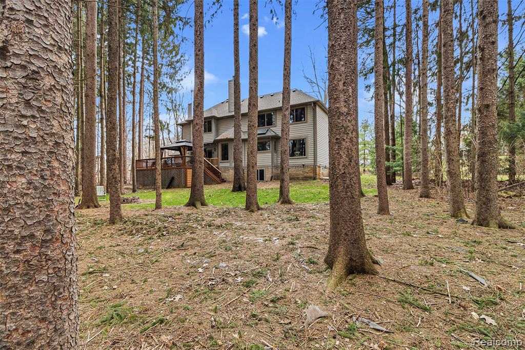 9641 Rolling Greens Drive, Pinckney, MI 48169 — Photo 38