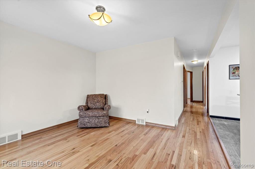 17469 Poplar Street, Riverview, MI 48193 — Photo 4