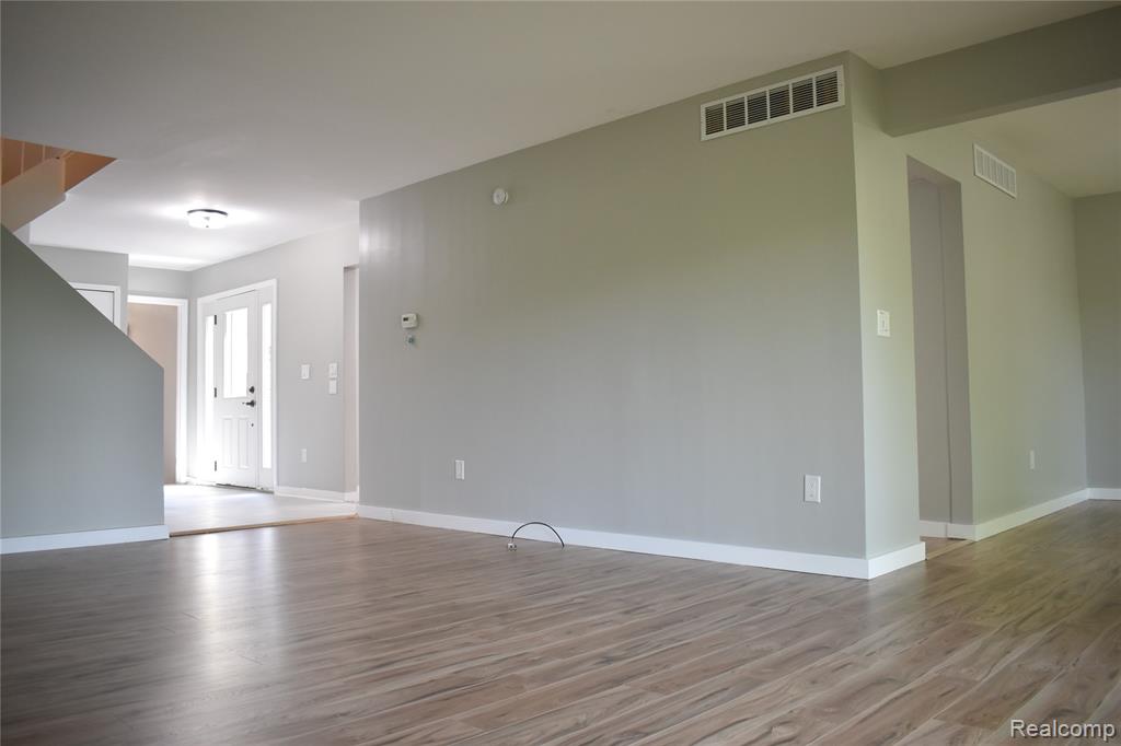 2073 Bordeaux Street, West Bloomfield, MI 48323 — Photo 25