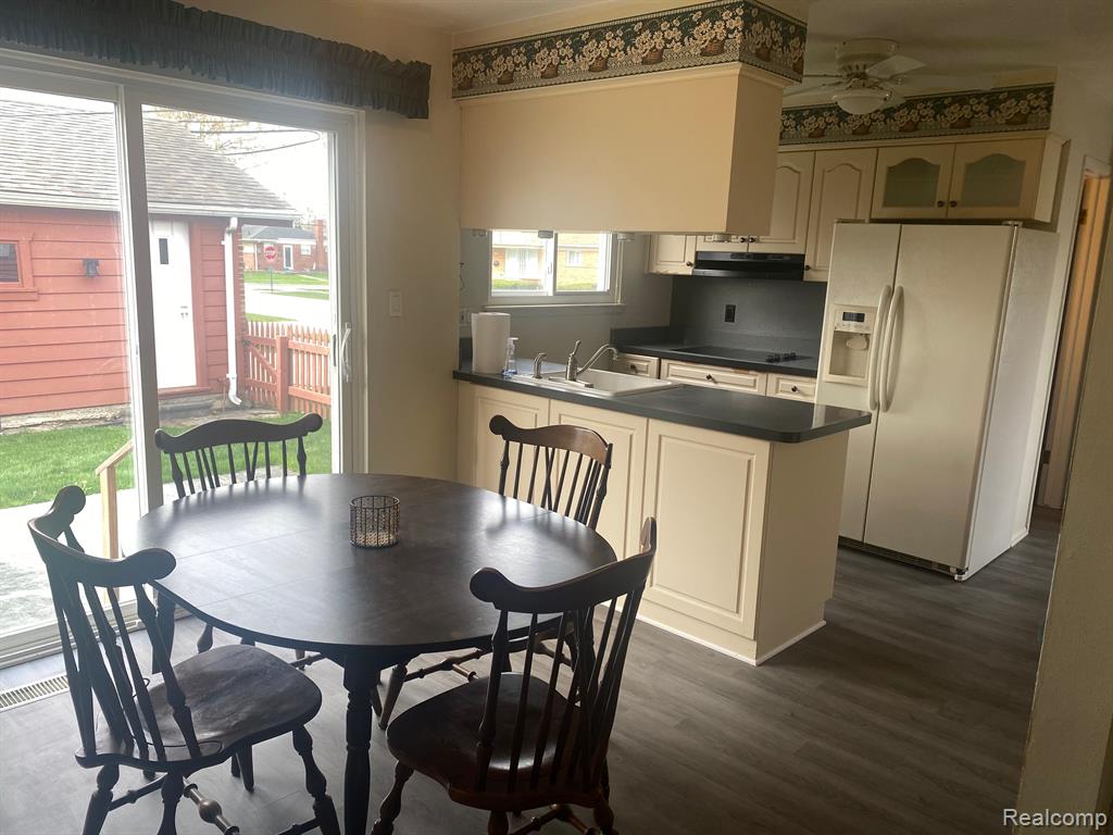 6840 CRESTWOOD Street, Dearborn Heights, MI 48127 — Photo 7