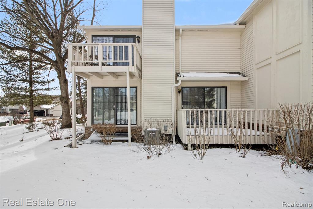 7174 Creeks Crossing, West Bloomfield, MI — Photo 25