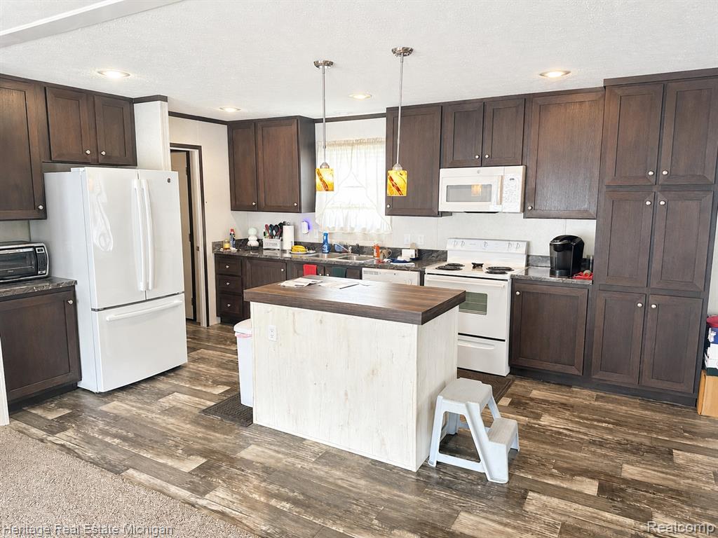 50948 Connecticut, Novi, MI — Photo 6