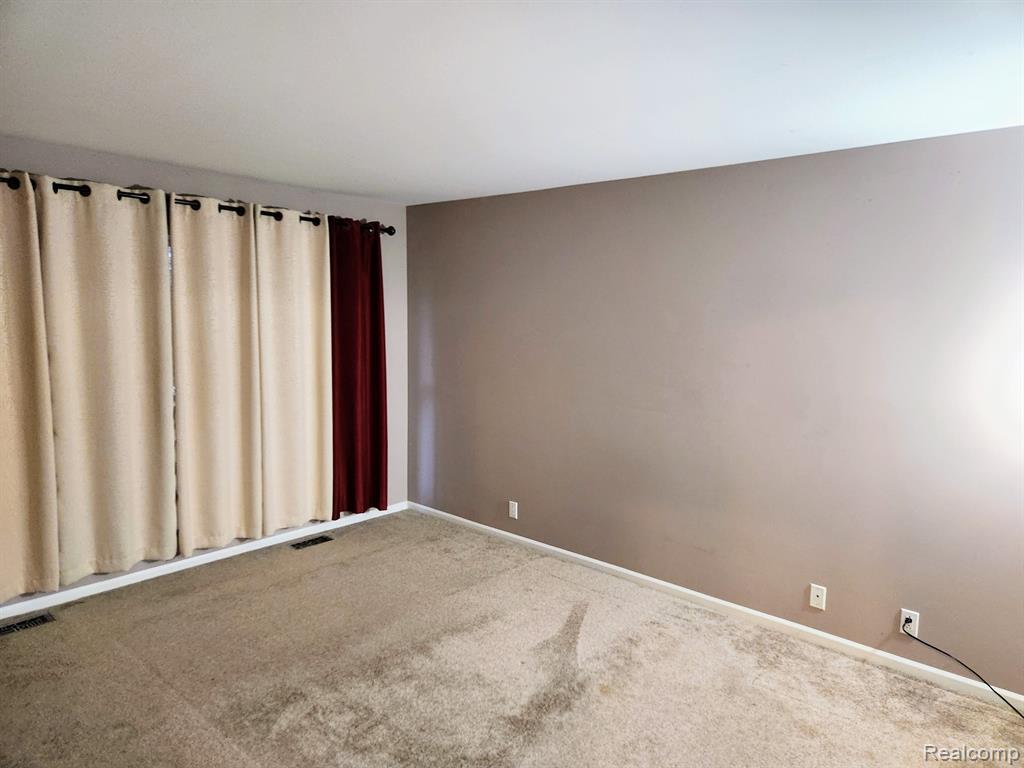 5326 ROYAL VALE Lane, Dearborn, MI 48126 — Photo 10