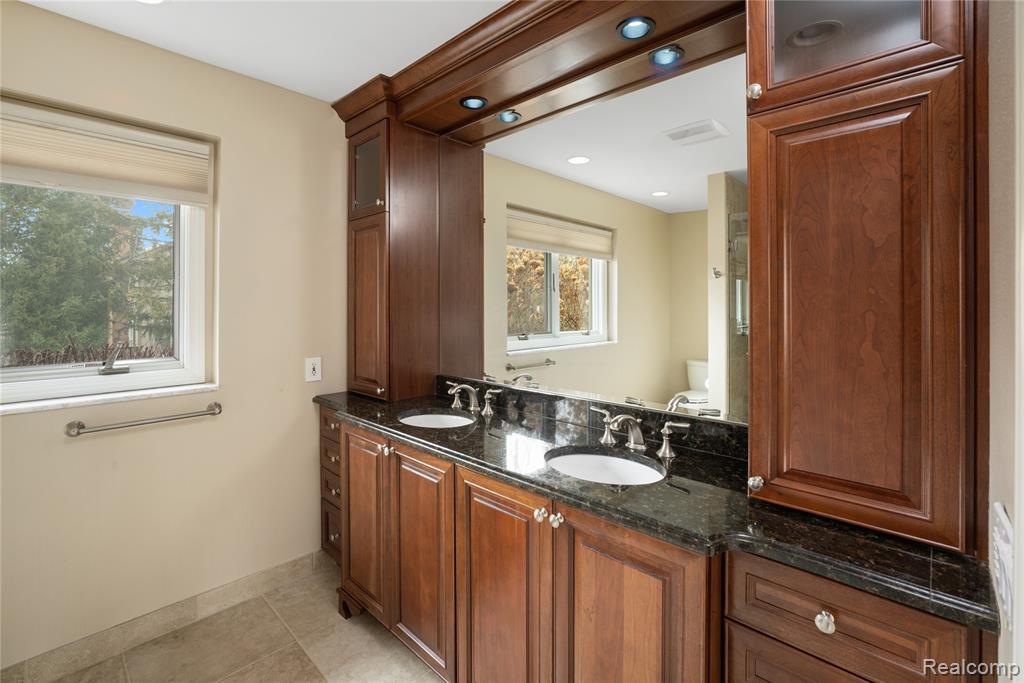 16807 Country Knoll Drive, Northville, MI 48168 — Photo 17