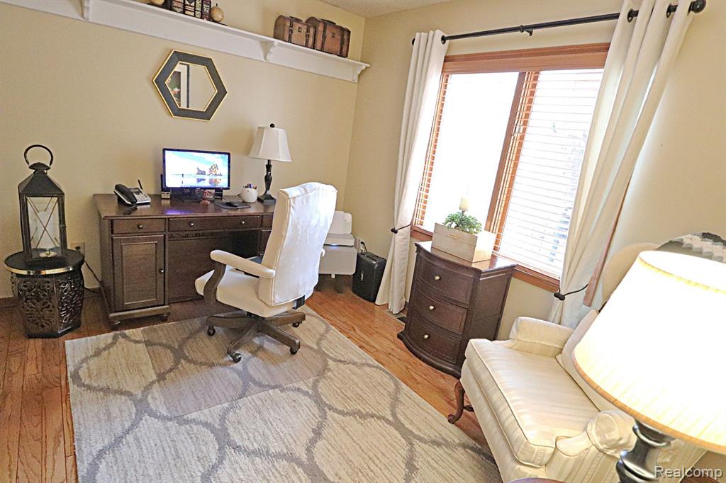 22249 RIVER PINES Drive, Farmington Hills, MI 48335 — Photo 10
