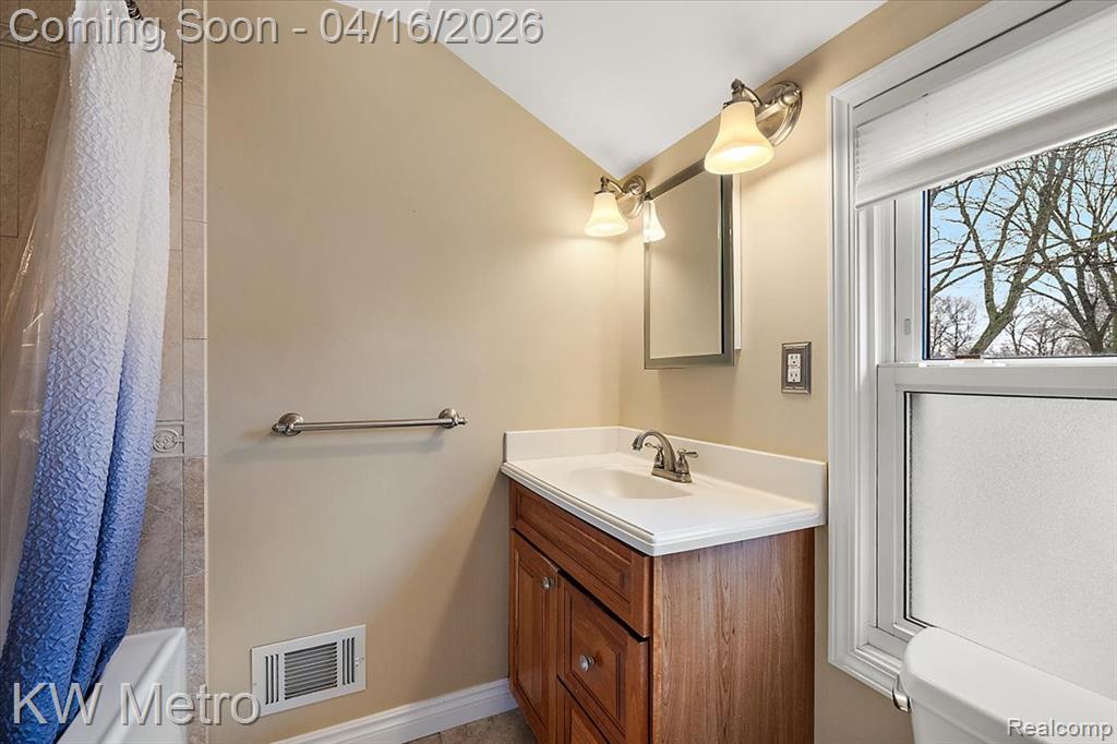 1904 Manchester Boulevard, Grosse Pointe Woods, MI 48236 — Photo 27
