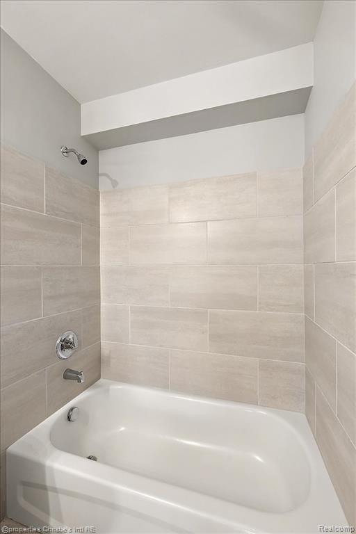 8740 Oak Ridge Trail, Westland, MI — Photo 36