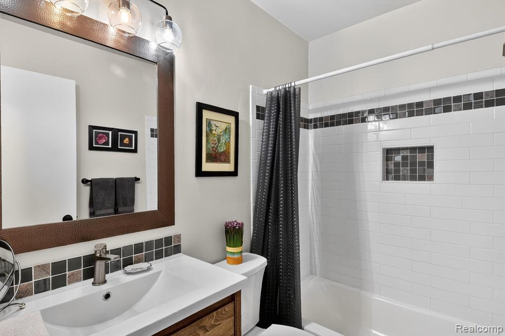 5569 Lakeshore Road, Fort Gratiot, MI 48059 — Photo 13