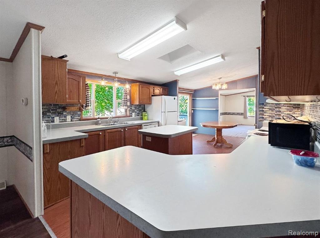 8489 Barkwood Circle, Fenton, MI 48430 — Photo 10