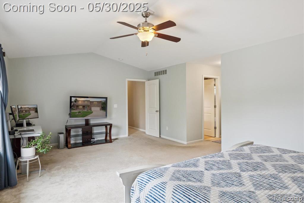 9267 Richfield, Livonia, MI 48150 — Photo 21