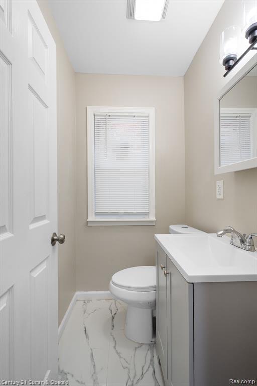 8771 E OUTER Drive, Detroit, MI 48213 — Photo 10