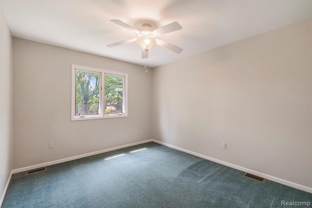 4118 Pinehurst Drive, Howell, MI 48843 — Photo 23