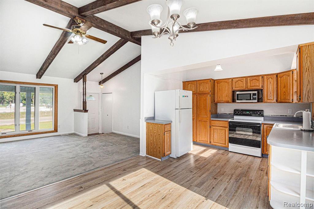 8767 FIELDCREST Drive, Brighton, MI 48116 — Photo 6