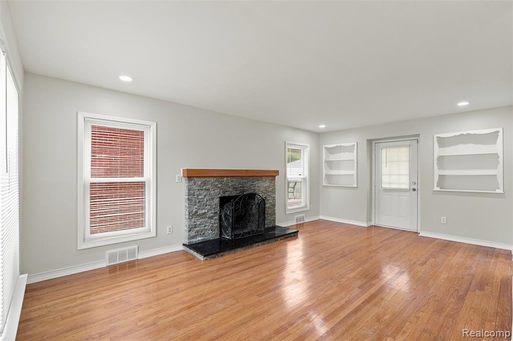 16130 Whitcomb Street - Photo 5