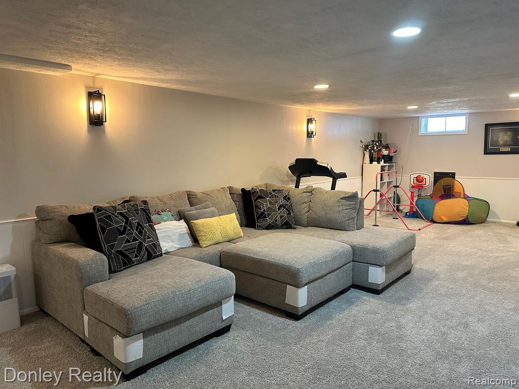 641 Coutant Street, Flushing, MI 48433 — Photo 23