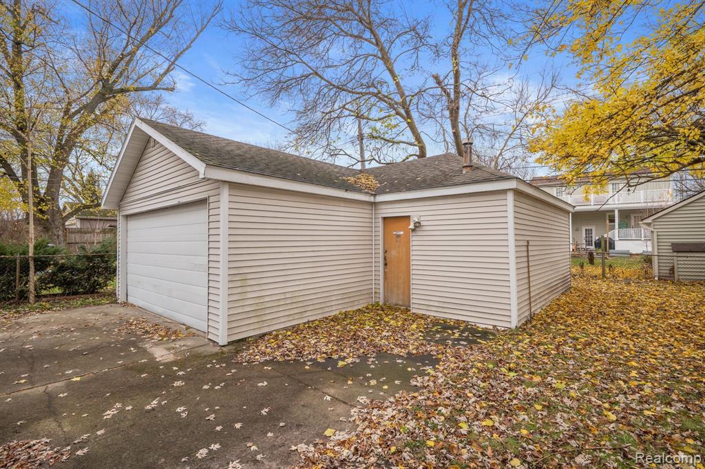 606 OAKLAND Avenue, Royal Oak, MI 48067 — Photo 8