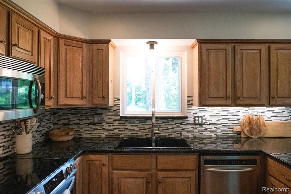 14922 Robinwood Drive, Plymouth, MI 48170 — Photo 85