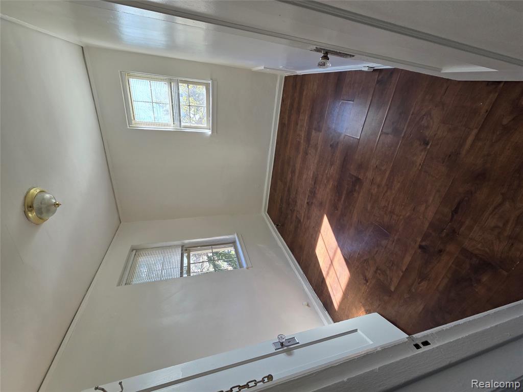 1360 Seward Street - Photo 2