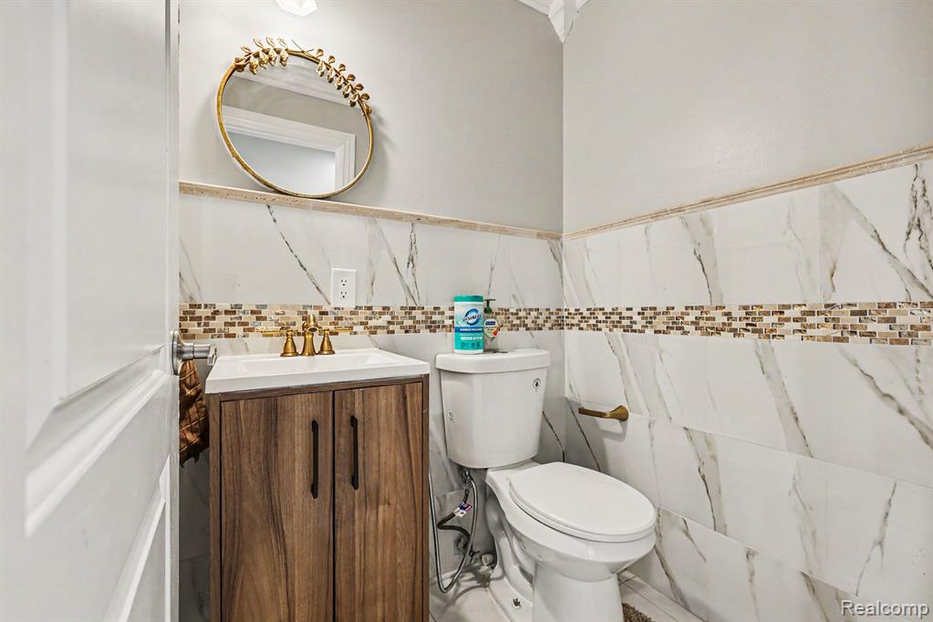 4274 Dickson Drive, Sterling Heights, MI 48310 — Photo 21