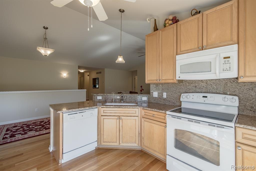 5985 Baypointe Boulevard, Clarkston, MI — Photo 25