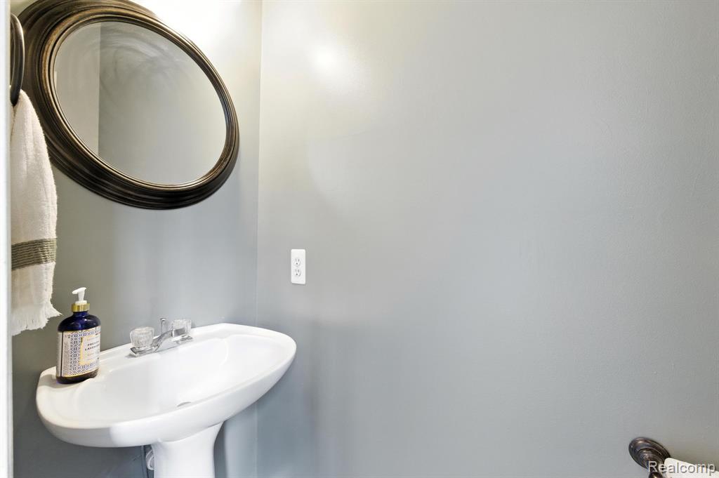 400 Ventnor Commons, Howell, MI 48843 — Photo 16