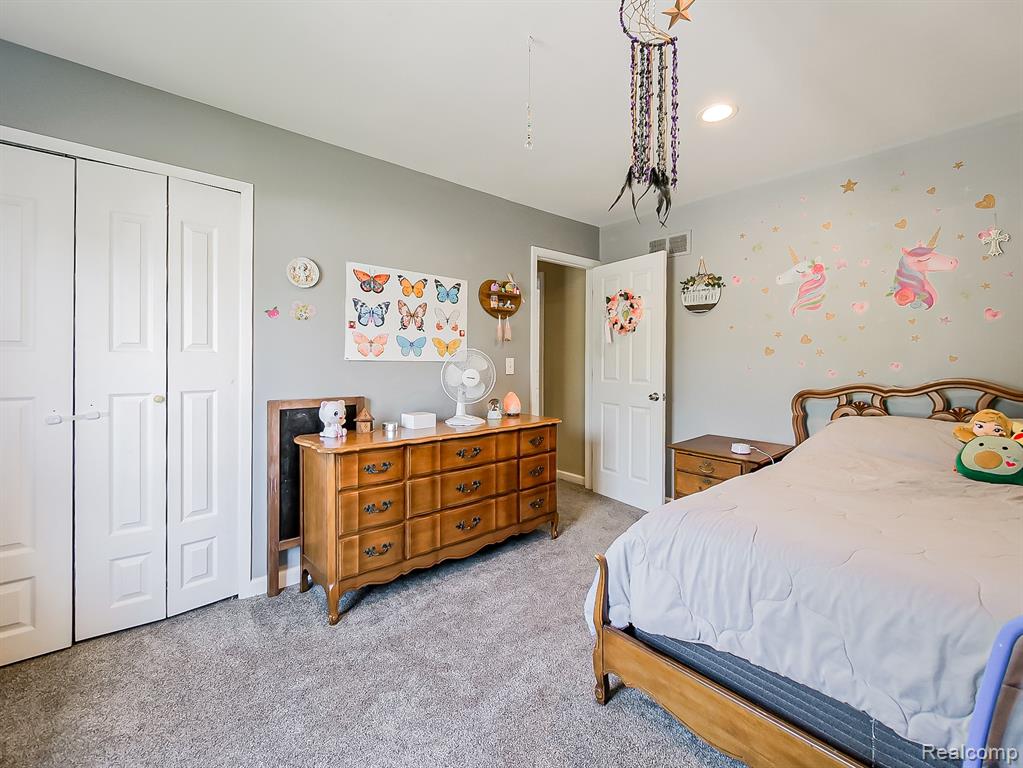 900 Surrey Heights, Westland, MI 48186 — Photo 13