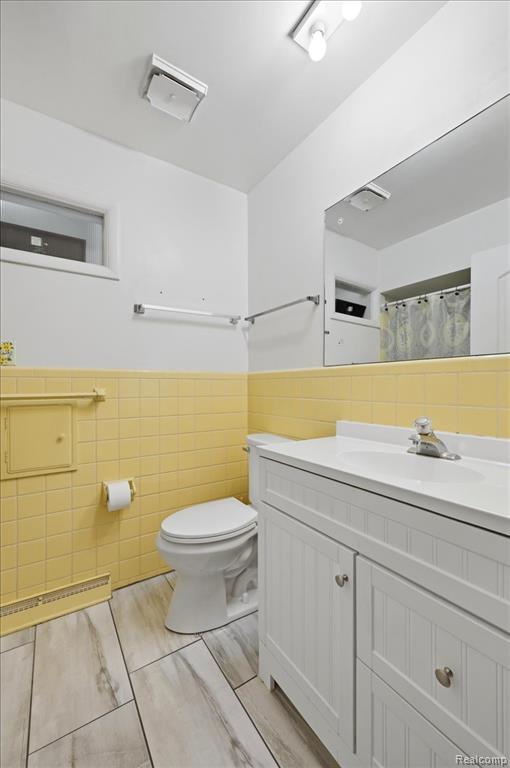 7439 Carrousel Boulevard, Westland, MI — Photo 22