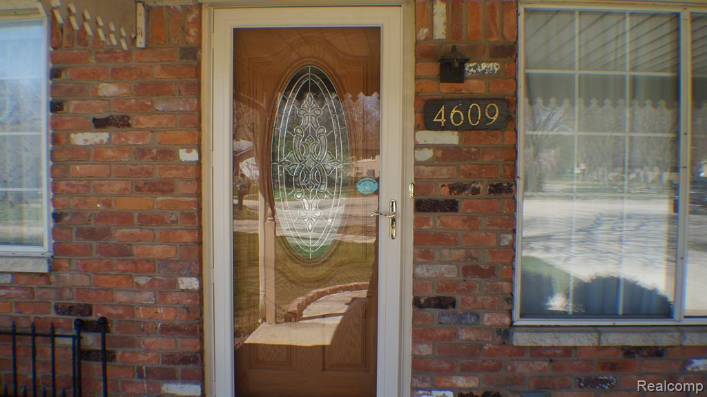 4609 CALVERT Court, Troy, MI 48085 — Photo 2