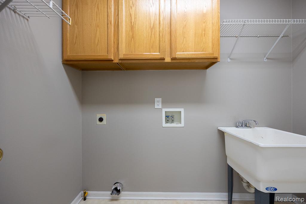 46692 INVERNESS Road, Canton, MI 48188 — Photo 18