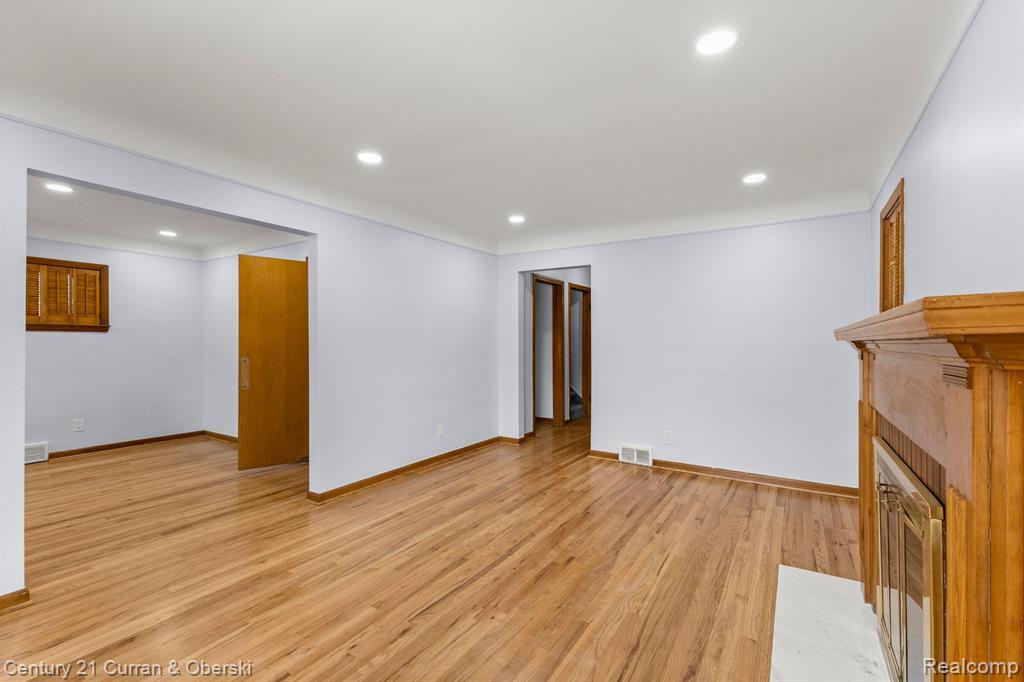 6658 MILLER Boulevard, Dearborn, MI 48126 — Photo 4