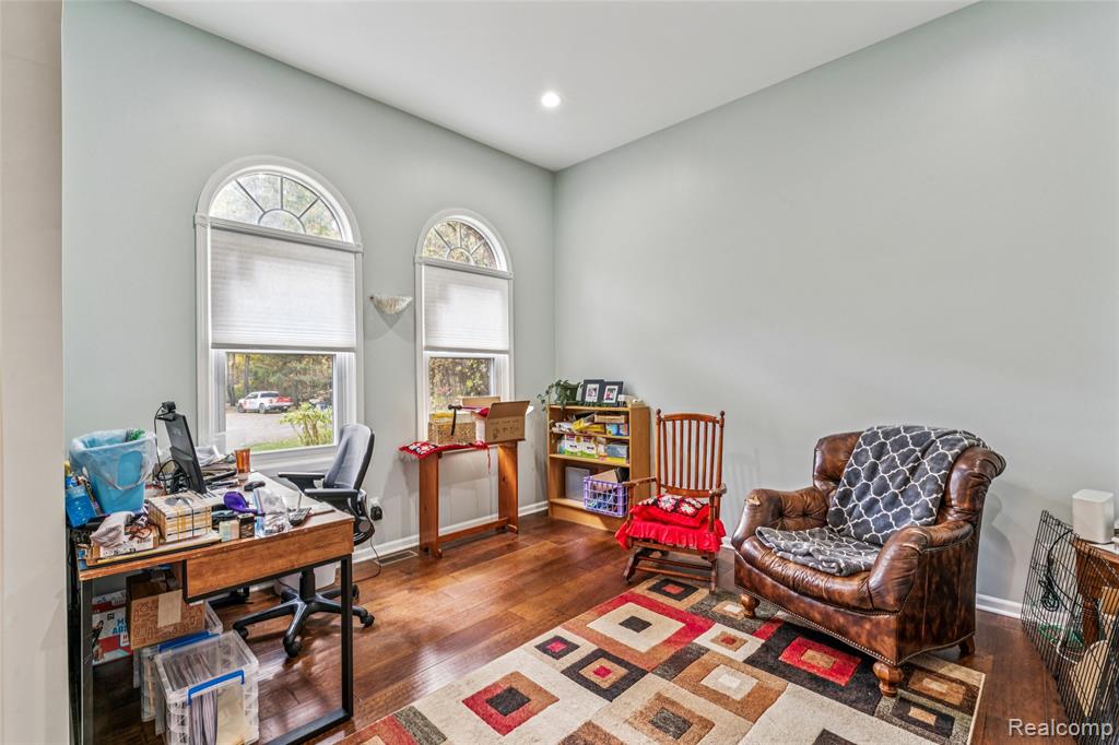 5812 Pine Breeze Drive, Clarkston, MI — Photo 16