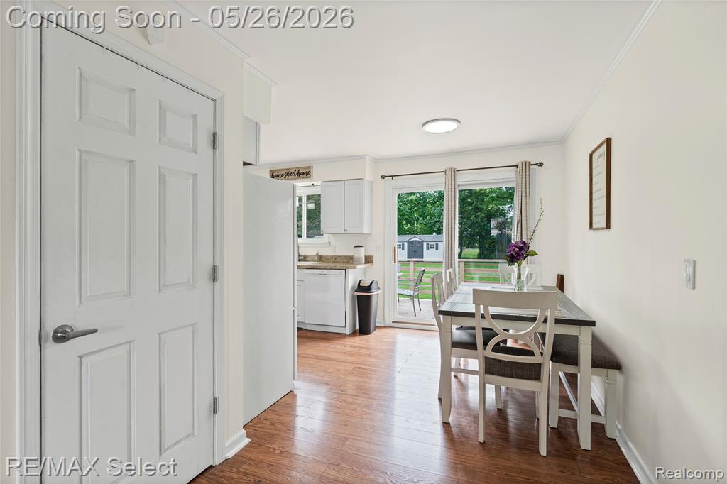 4353 Dixon Drive, Swartz Creek, MI 48473 — Photo 8