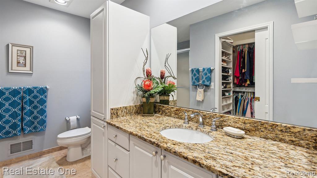 741 RED MAPLE Lane, Wixom, MI 48393 — Photo 11