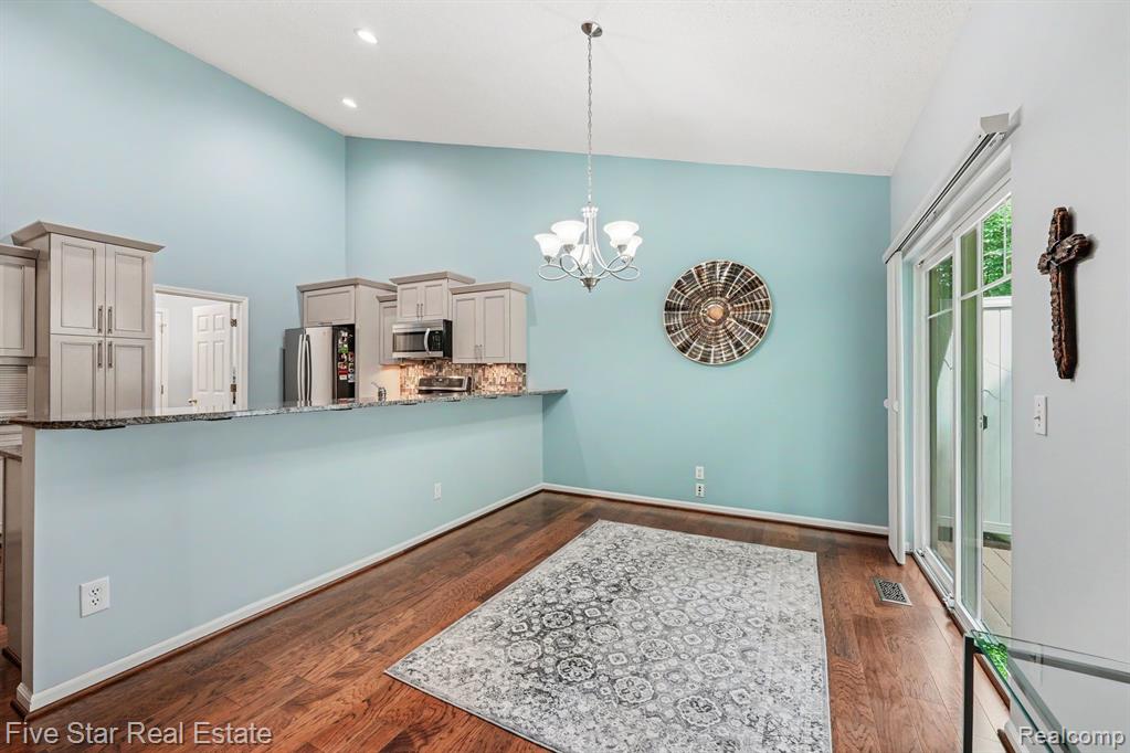 6838 Fox Lane, Waterford, MI 48327 — Photo 14