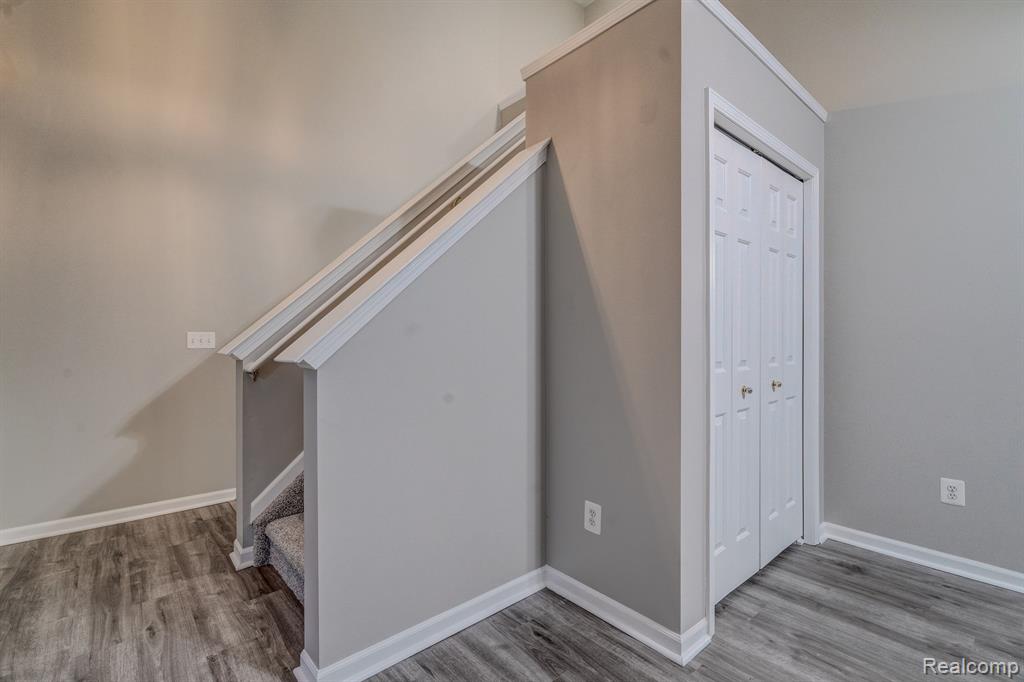 1111 FOUNTAIN VIEW Circle, South Lyon, MI 48178 — Photo 6