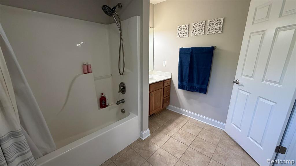 2380 Houghton Hollow Drive, Lansing, MI 48911 — Photo 41