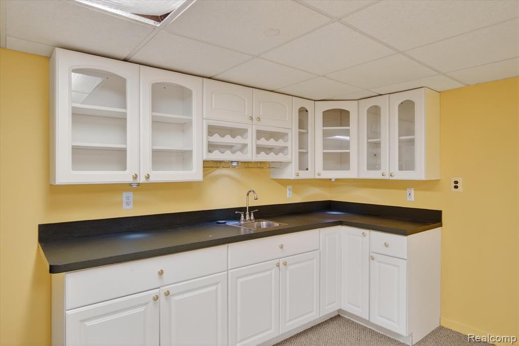 4364 S Meadow Drive, Waterford, MI 48329 — Photo 37