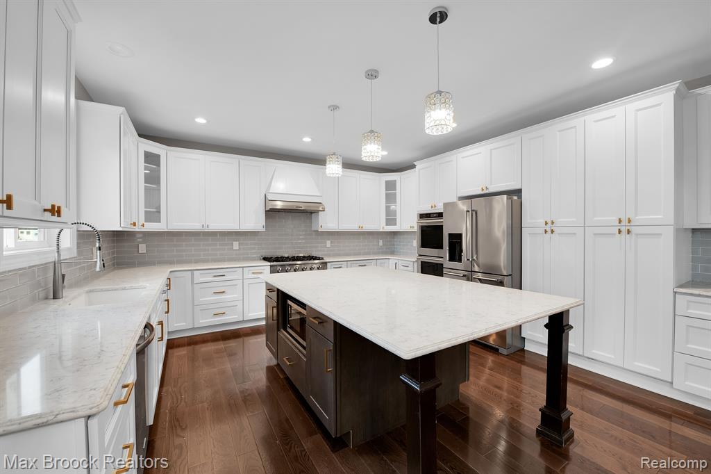 8330 COOLEY LAKE Road, Commerce Twp, MI 48382 — Photo 11