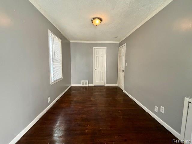 18808 Kingsville Street, Harper Woods, MI 48225 — Photo 12