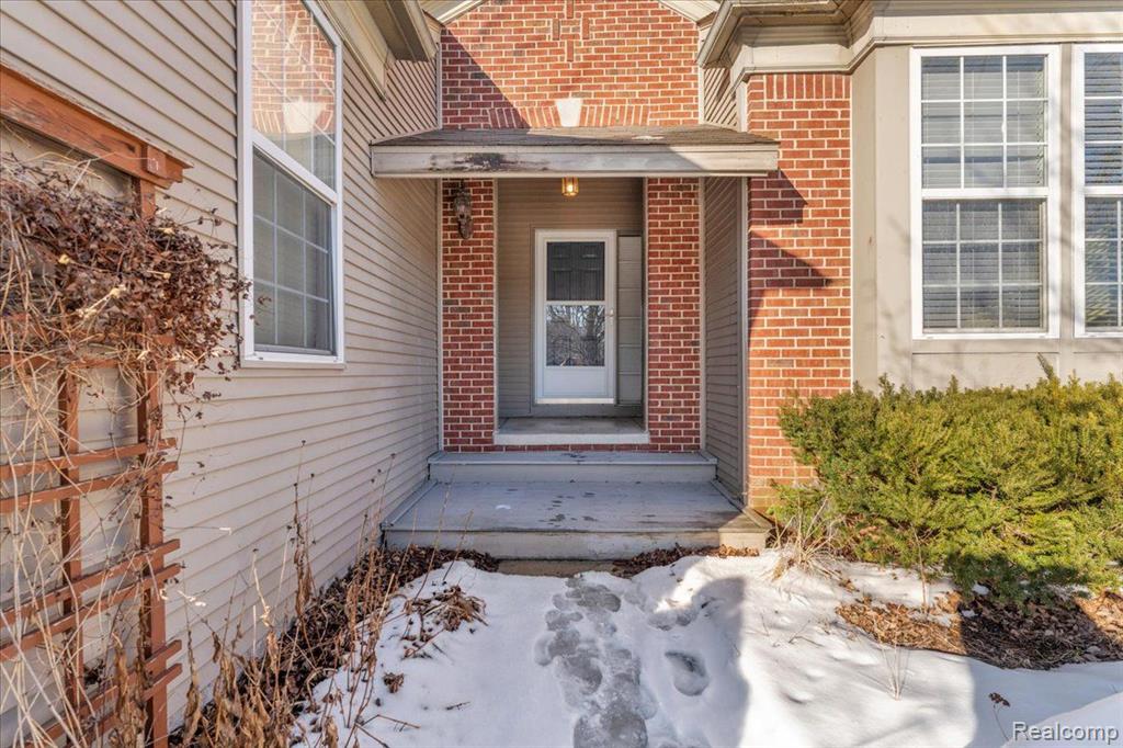 8899 MEADOW Lane, Ypsilanti, MI 48197 — Photo 3
