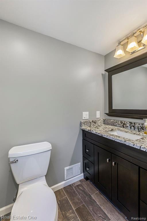 994 HAMPSTEAD Lane, Rochester Hills, MI 48309 — Photo 14
