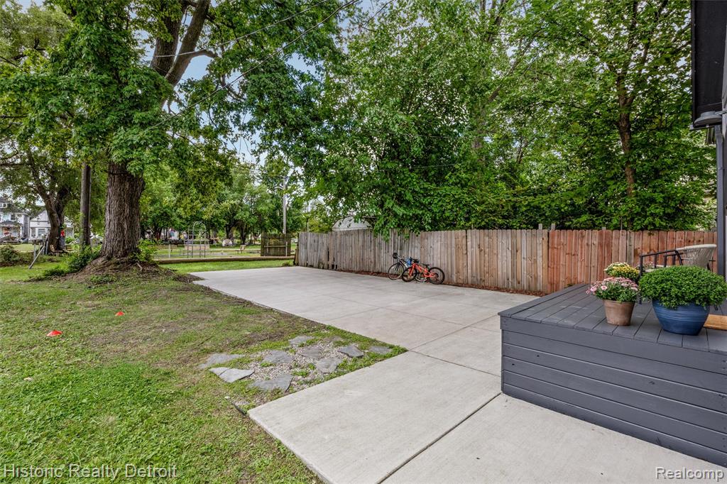 3644 Preston Street, Detroit, MI 48207 — Photo 32