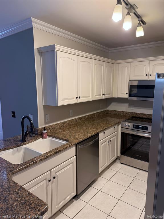 5709 HAMPSHIRE Lane, Ypsilanti, MI 48197 — Photo 8