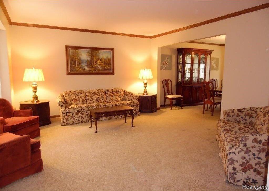 720 SHELLEY Drive, Rochester Hills, MI 48307 — Photo 7