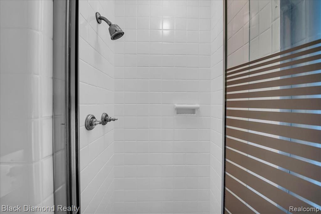 5500 Harvard Road, Detroit, MI 48224 — Photo 44
